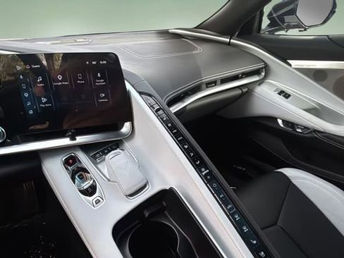 Used 2024 Chevrolet Corvette Stingray Preferred Cpe w/ Z51 Performance Package image 30