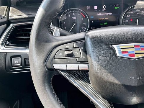 Used 2023 Cadillac XT6 Sport w/ Technology Package AWD/4WD image 11