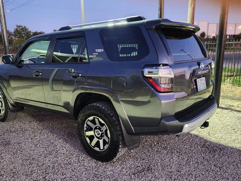 Used 2018 Toyota 4Runner TRD Off-Road Premium image 6