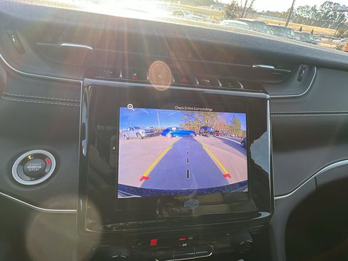 Used 2025 Jeep Grand Cherokee Altitude image 34