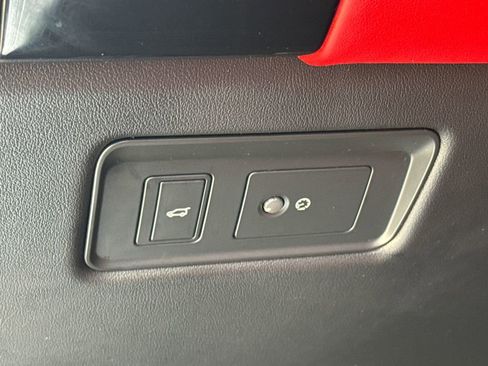 Used 2021 Land Rover Range Rover Sport HST image 23