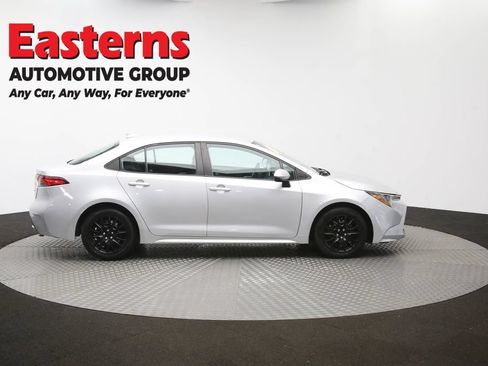 Used 2021 Toyota Corolla LE FWD image 43