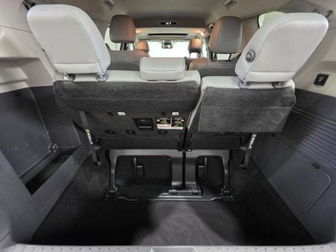 Used 2023 Toyota Sienna XLE w/ XLE Plus Package image 22