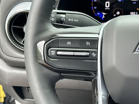 New 2024 Chevrolet Colorado LT w/ LT Convenience Package III image 21