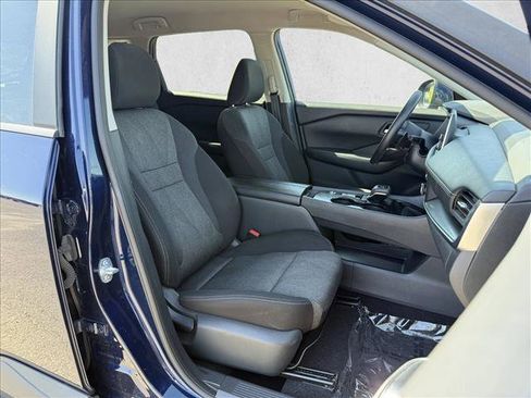 Used 2024 Nissan Rogue SV FWD image 13