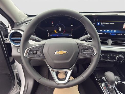 New 2026 Chevrolet Trax LT w/ Sunroof Package image 10