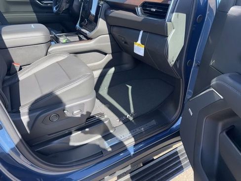 New 2026 GMC Yukon XL Denali AWD/4WD image 37