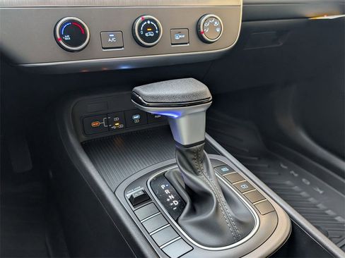 New 2026 Hyundai Kona SE image 8