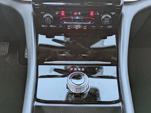 New 2025 Jeep Grand Cherokee Altitude image 17