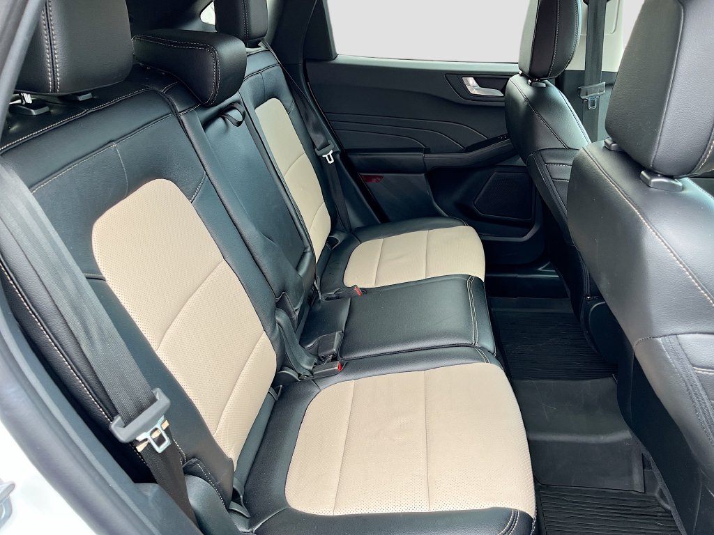 Used 2022 Ford Escape Titanium w/ Titanium Elite Package AWD/4WD image 29