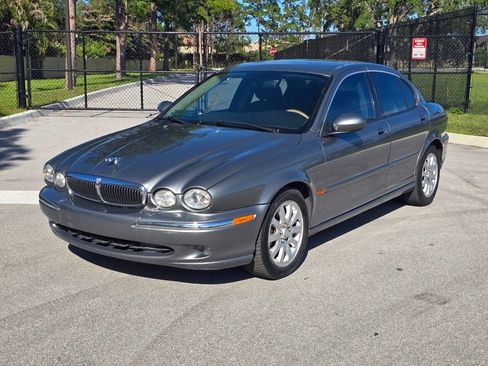 Used 2003 Jaguar X-TYPE 2.5 AWD/4WD image 2