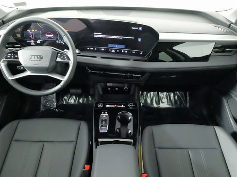 Used 2025 Audi Q6 e-tron Premium image 44