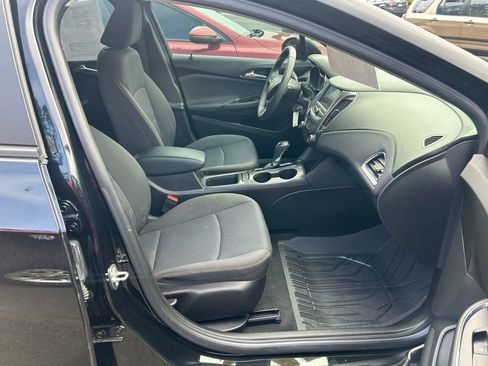 Used 2019 Chevrolet Cruze LS w/ LS Convenience Package FWD image 23