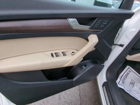 Used 2021 Audi Q5 2.0T Premium w/ Convenience Package AWD/4WD image 8