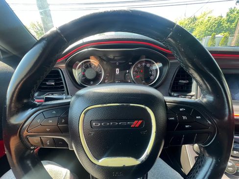 Used 2018 Dodge Challenger SXT RWD image 18