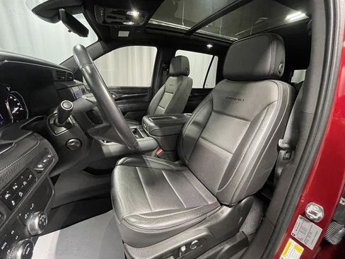Used 2021 GMC Yukon Denali w/ Denali Premium Package image 20