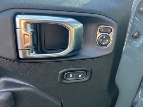 New 2026 Jeep Gladiator Sport image 20