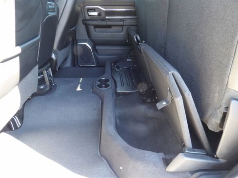 Used 2026 RAM 2500 Laramie AWD/4WD image 38