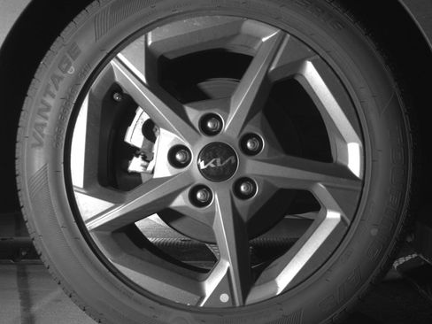 Used 2025 Kia K4 LXS image 15