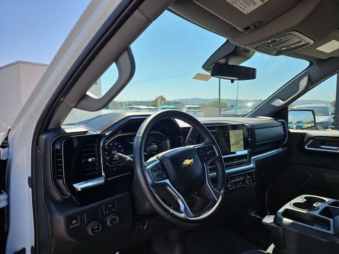 Used 2026 Chevrolet Silverado 1500 LT RWD image 10