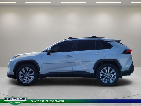 Used 2021 Toyota RAV4 XLE Premium FWD image 7