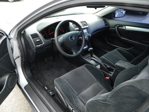 Used 2004 Honda Accord LX image 11