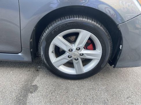 Used 2012 Toyota Camry SE FWD image 11