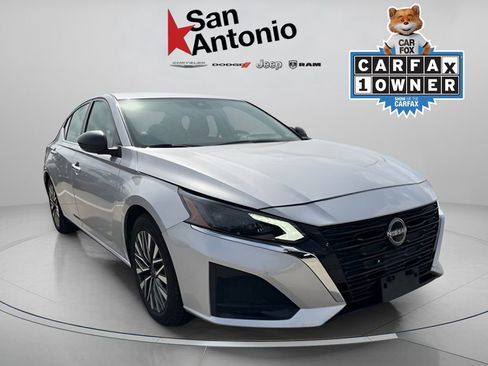 Used 2024 Nissan Altima 2.5 SV FWD image 1