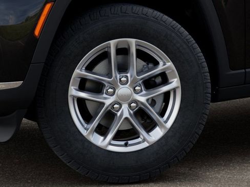 New 2026 Jeep Grand Cherokee L Laredo AWD/4WD image 8