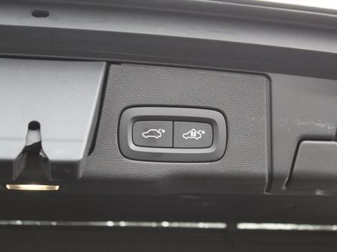 Used 2020 Volvo XC60 T6 Inscription w/ Protection Package AWD/4WD image 6