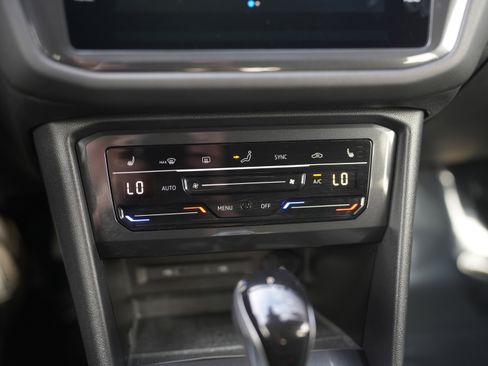 Certified 2023 Volkswagen Tiguan SE image 15