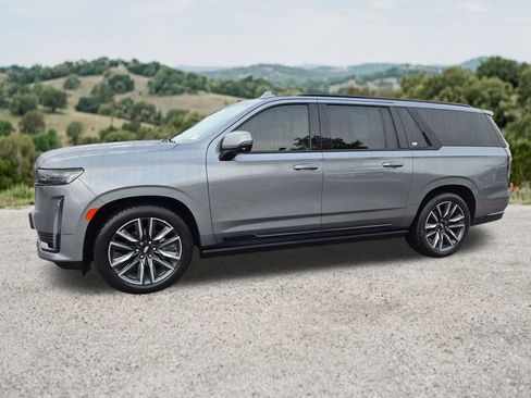 Used 2022 Cadillac Escalade ESV Sport w/ Touring Package AWD/4WD image 4