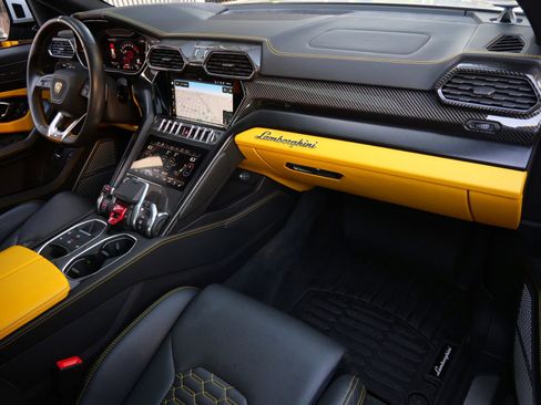 Used 2022 Lamborghini Urus AWD/4WD image 20
