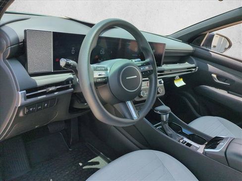 Used 2025 Hyundai Santa Cruz SE FWD image 10