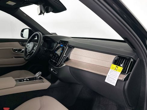 New 2026 Volvo XC90 B5 Plus w/ Protection Package Premier image 26