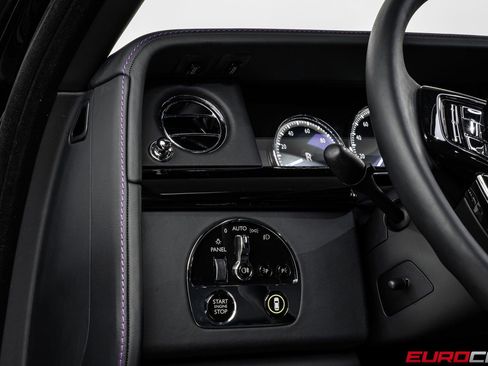 Used 2024 Rolls-Royce Phantom Sedan image 27
