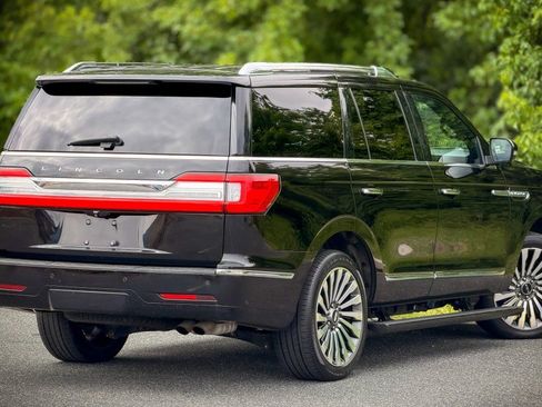 Used 2018 Lincoln Navigator Reserve w/ Technology Package AWD/4WD image 9