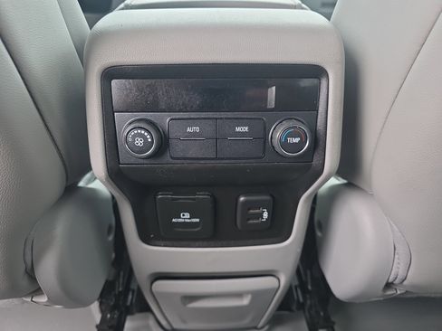 Used 2019 GMC Acadia SLT image 12