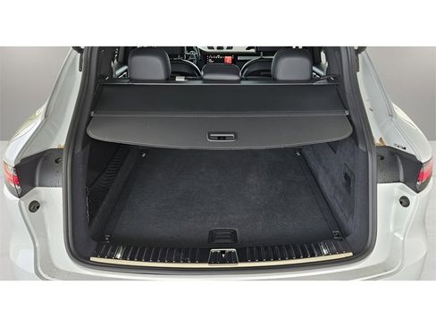 Used 2023 Porsche Cayenne image 22