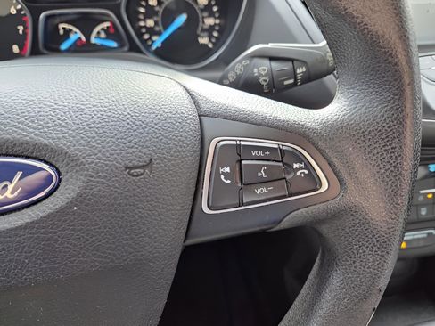 Used 2019 Ford Escape SE image 23