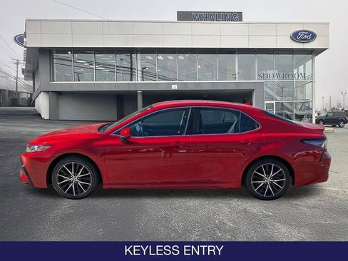 Used 2021 Toyota Camry SE FWD image 5
