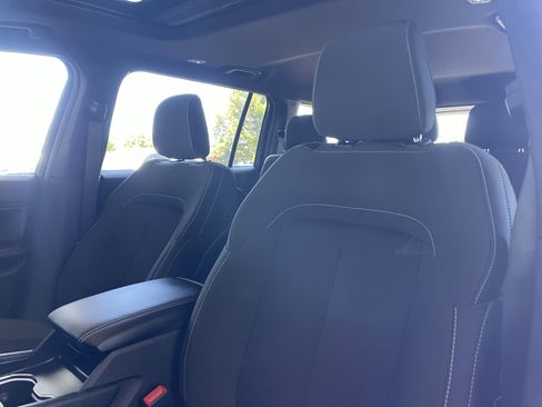 New 2026 Jeep Grand Cherokee L 4WD image 12