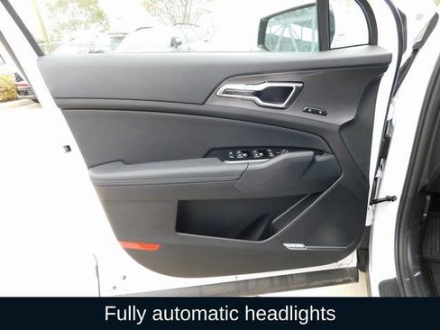 Used 2025 Kia Sportage SX image 13