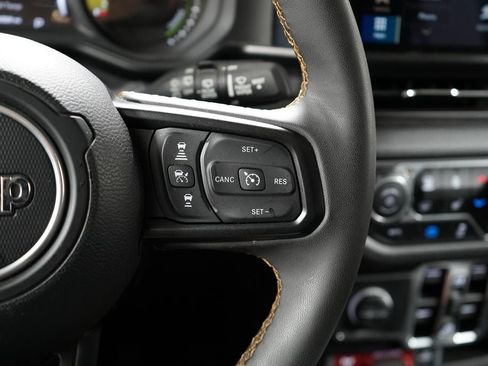 Used 2024 Jeep Wrangler Unlimited AWD/4WD image 13