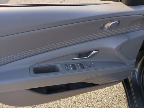 Used 2025 Hyundai Elantra Sport image 21