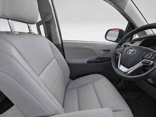 Certified 2020 Toyota Sienna XLE Premium w/ Carpet Mat Package AWD/4WD image 11