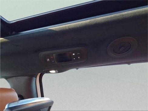 New 2026 Chrysler Pacifica Pinnacle w/ Trailer Tow Group image 16