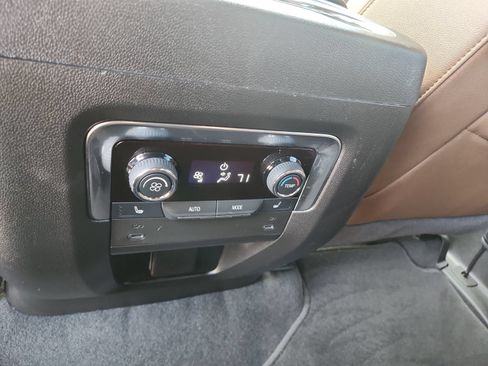 Used 2025 Chevrolet Tahoe High Country AWD/4WD image 10