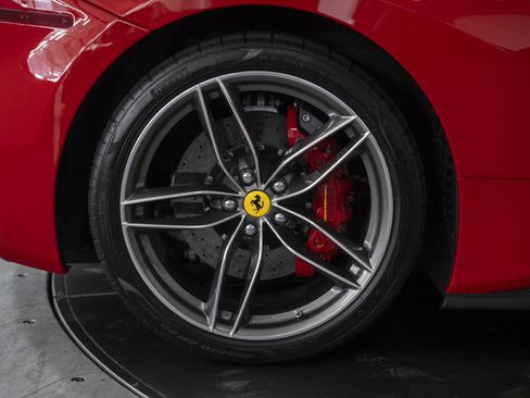 Used 2018 Ferrari 488 GTB RWD image 16