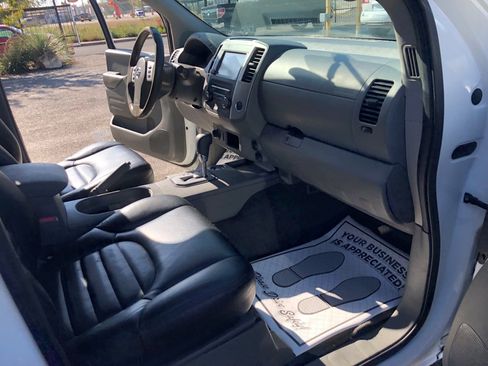 Used 2021 Nissan Frontier SV image 8